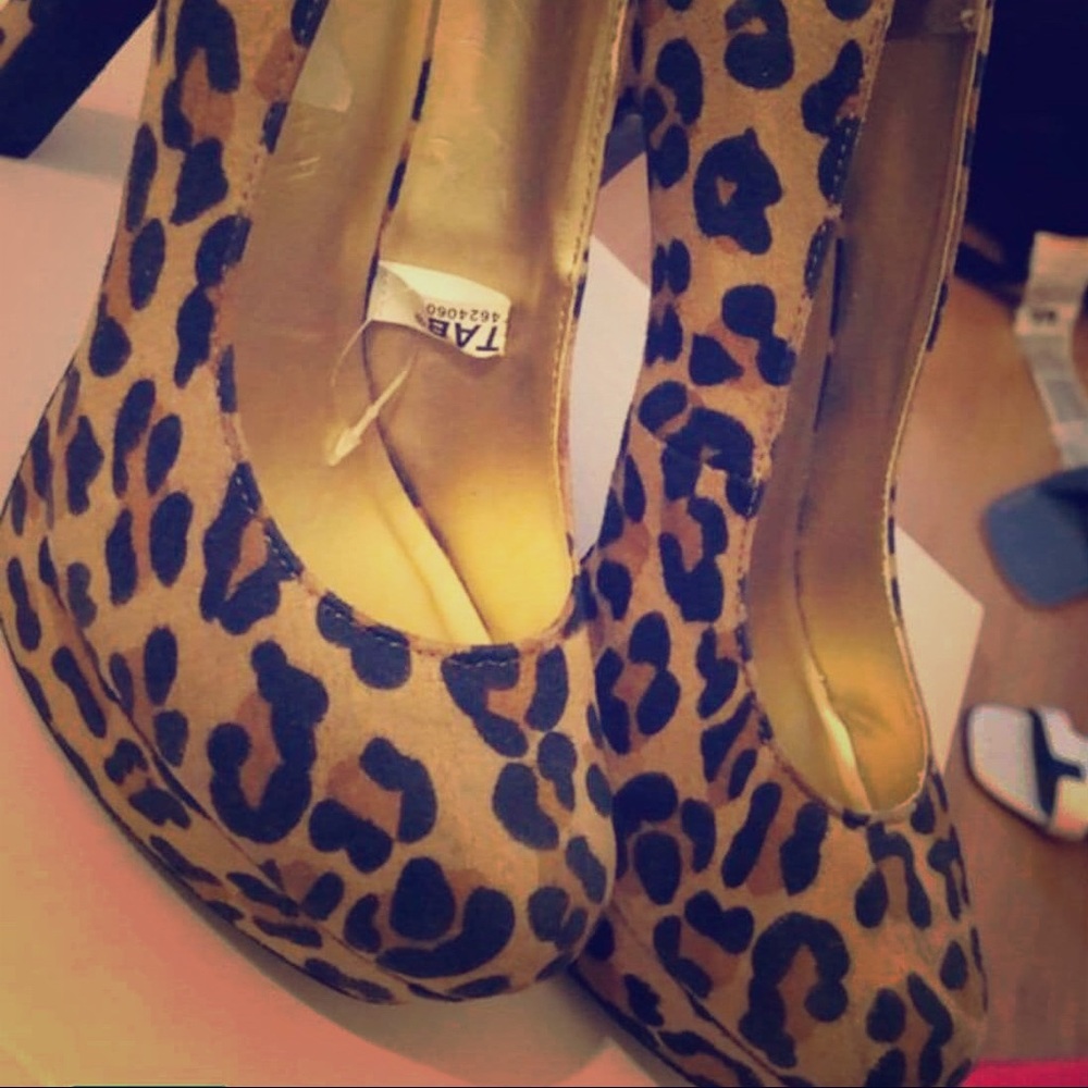 The heels shoe size 8 tiger print